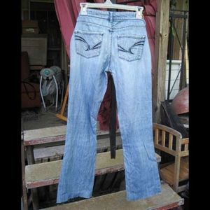 Hemmed 3R Refuge Blue Jean Pants Preowned Hole Some Flaws IS: 28.5 OS:37.5 W: 27